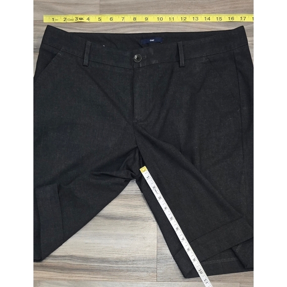 Women’s Gap Bermuda Shorts Size 10 - Picture 2 of 7
